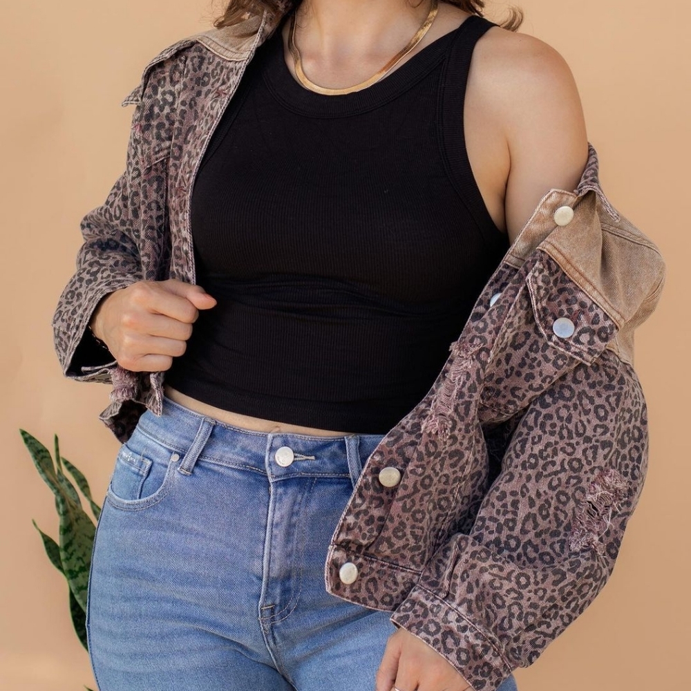 🚨LAST ONE//Distressed  jacket - Picture 7 of 8